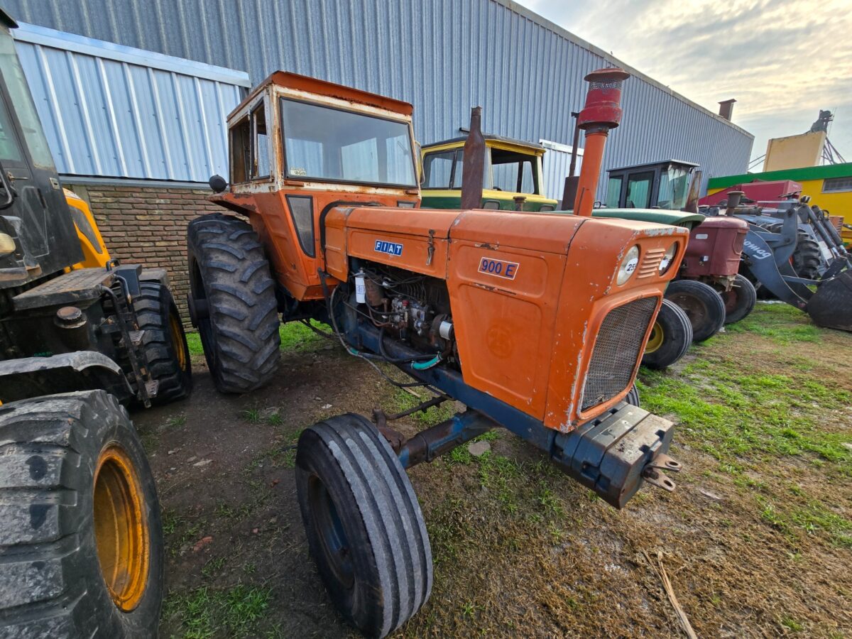 Tractor Fiat 900E, 110hp.