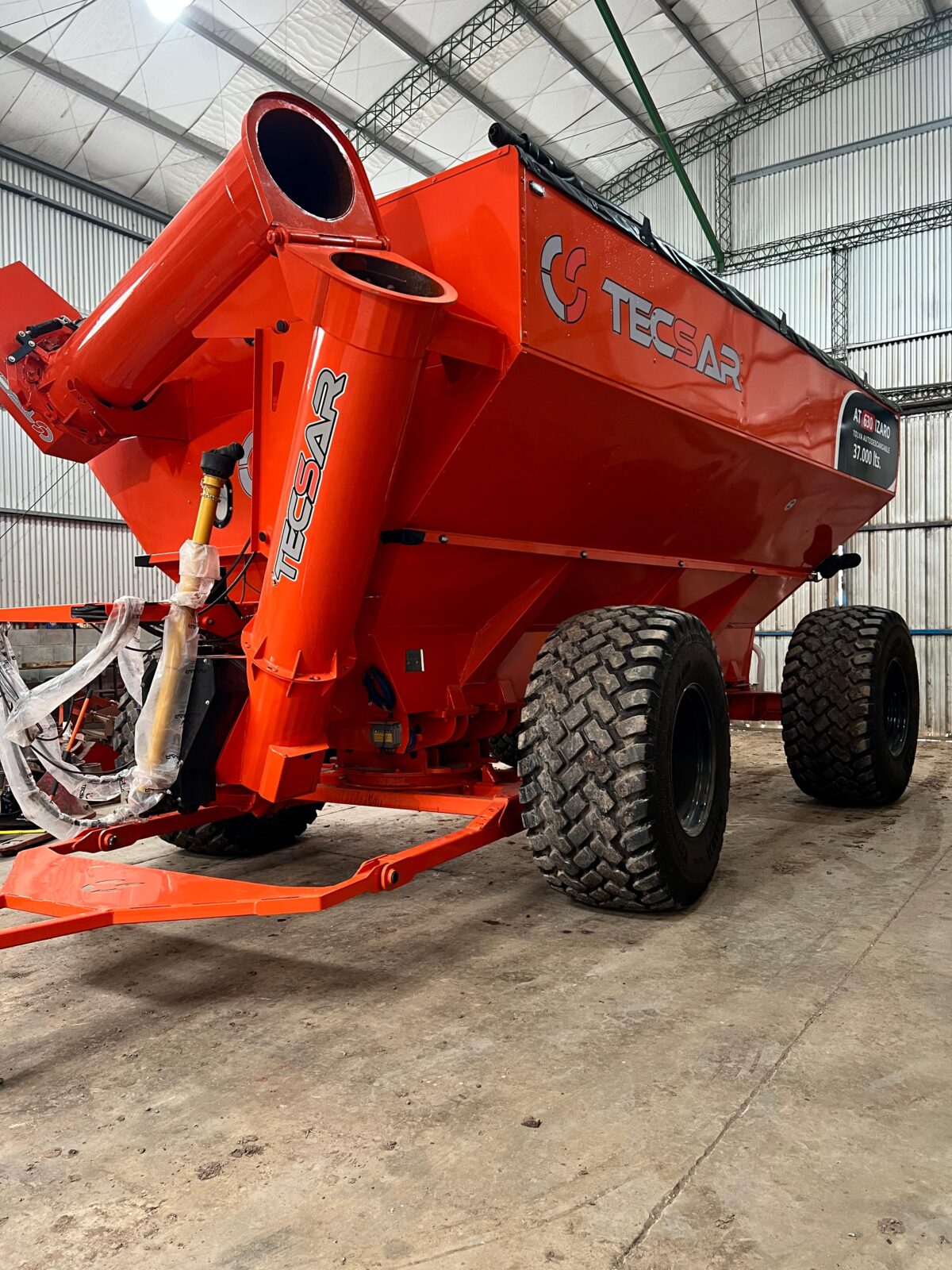 Tolva Tecsar autodescargable AT 630 de 37.000lts.