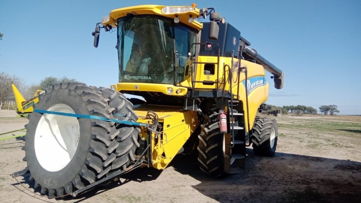 Cosechadora New Holland CR 7.90 año 2019/2020