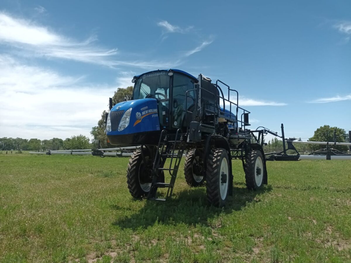 Pulverizadora New Holland SP3000. Año 2022