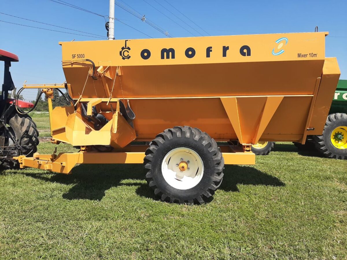 Mixer horizontal Comofra SF-5000 10m3. Año 2011