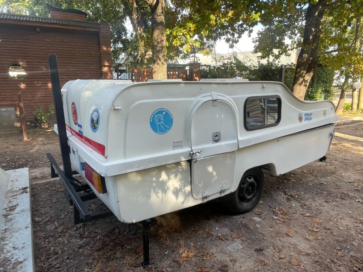 Tráiler Delta 330. Para 4 personas