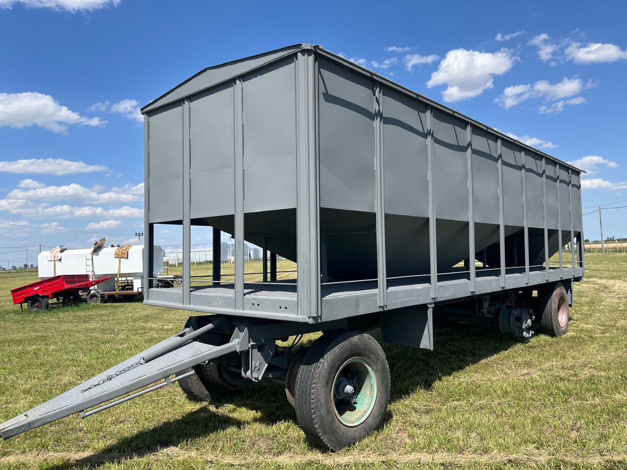 Tolva de semillas y fertilizantes TyP de 24/26tn.