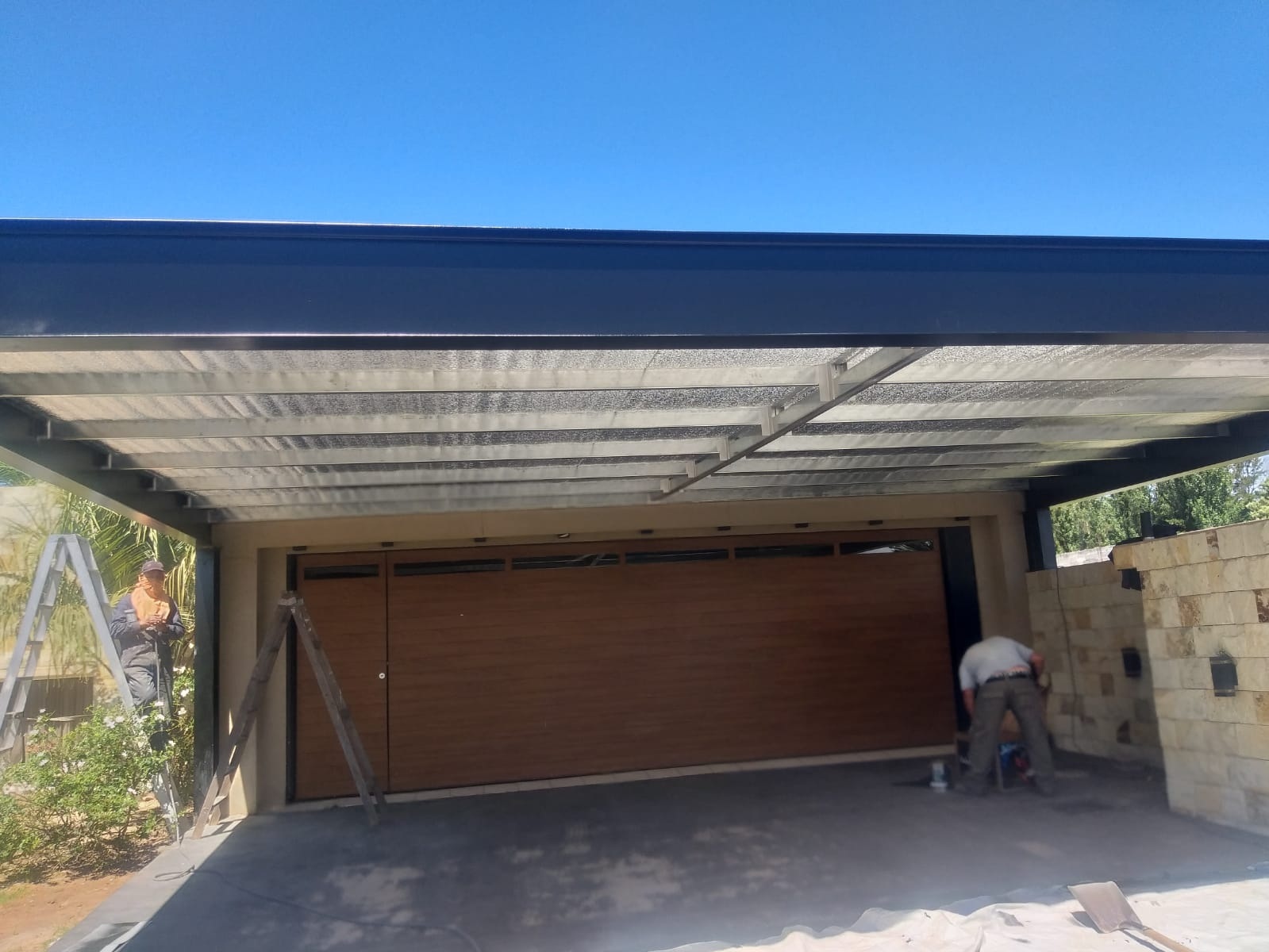 Galería cochera de perfil perimetral 6 x 8mts.