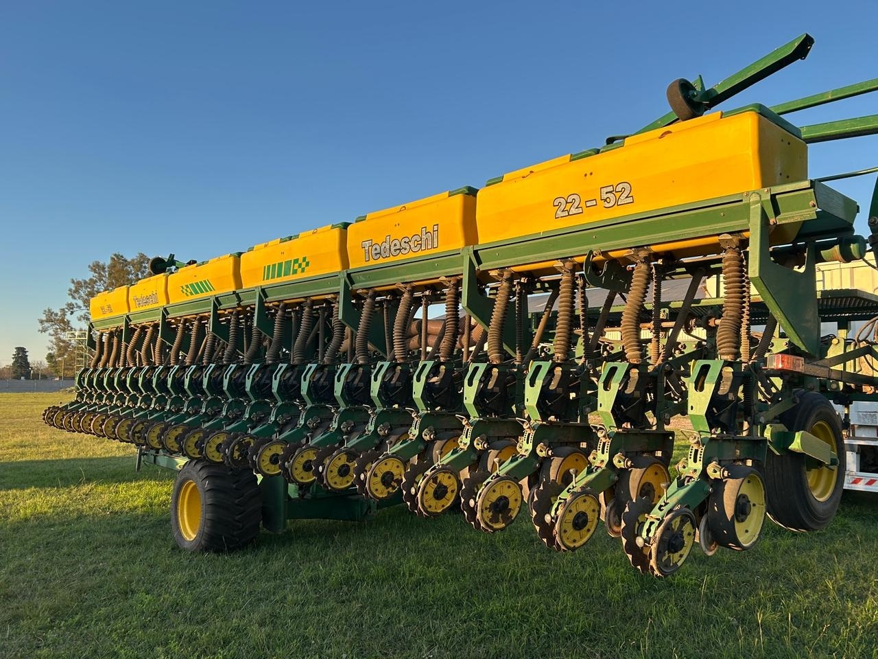 Sembradora Tedeschi M99 22 a 52cm. Año 2010