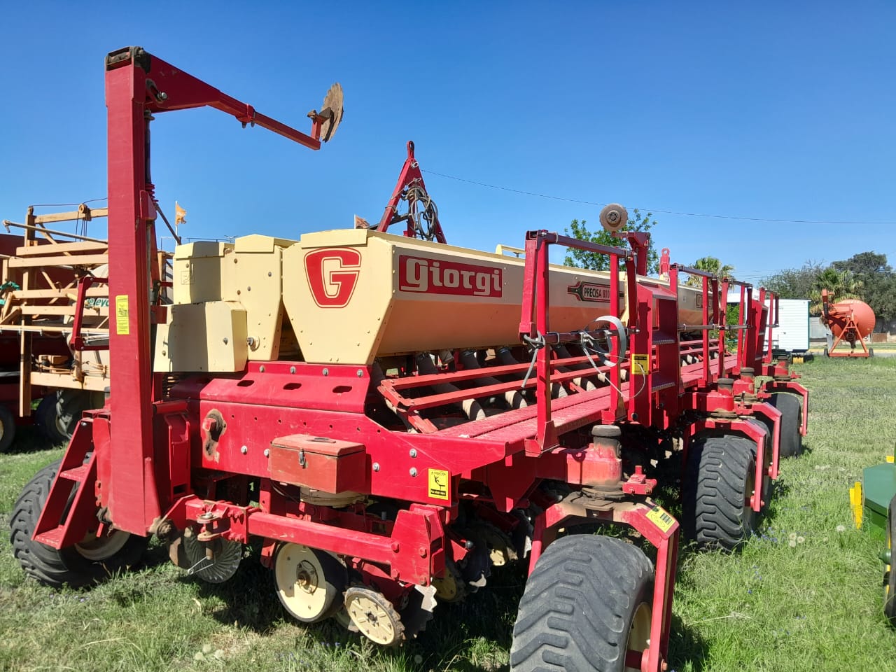 Sembradora Giorgi Precisa 8000 de 18 a 52cm.