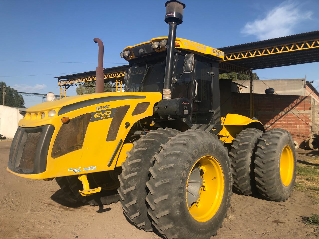 Tractor Pauny 540. Año 2013