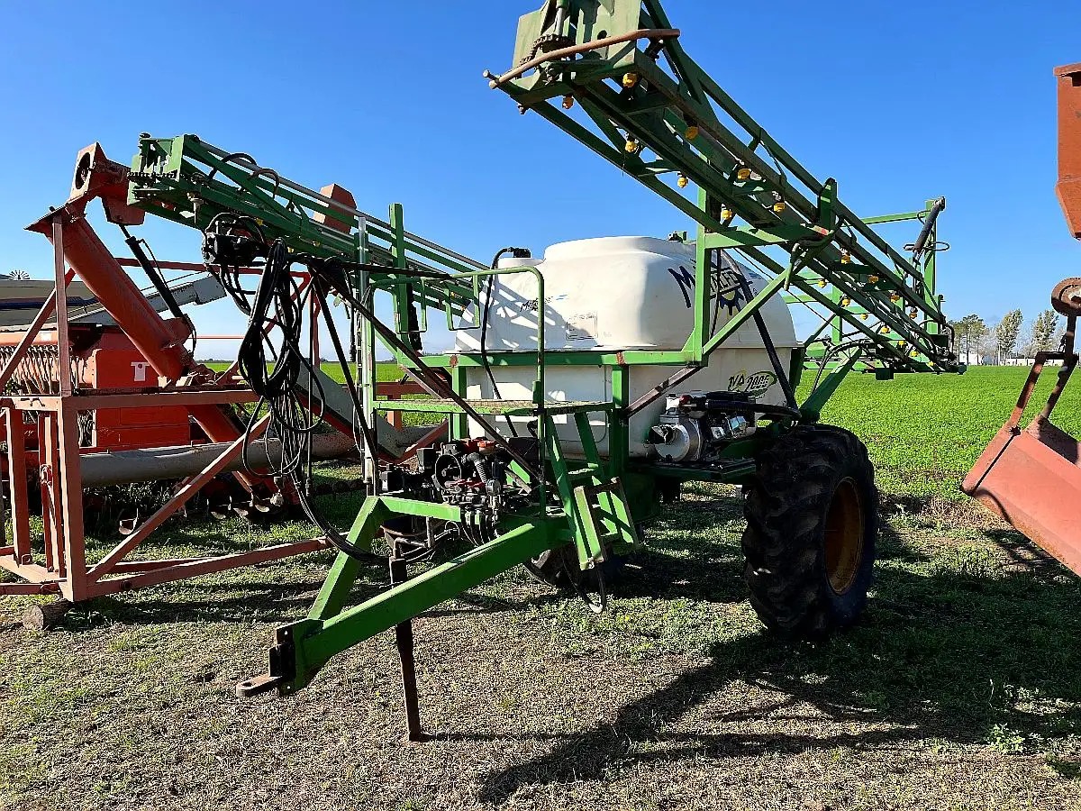 Pulverizadora de arrastre Metalfor Futur 2000