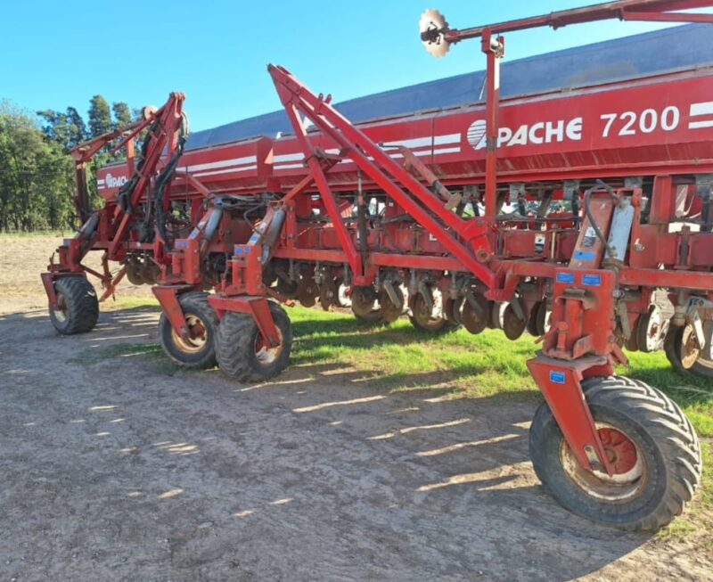 Sembradora Apache 7200 de 20 a 42cm. Año 2011 - De Lumaq