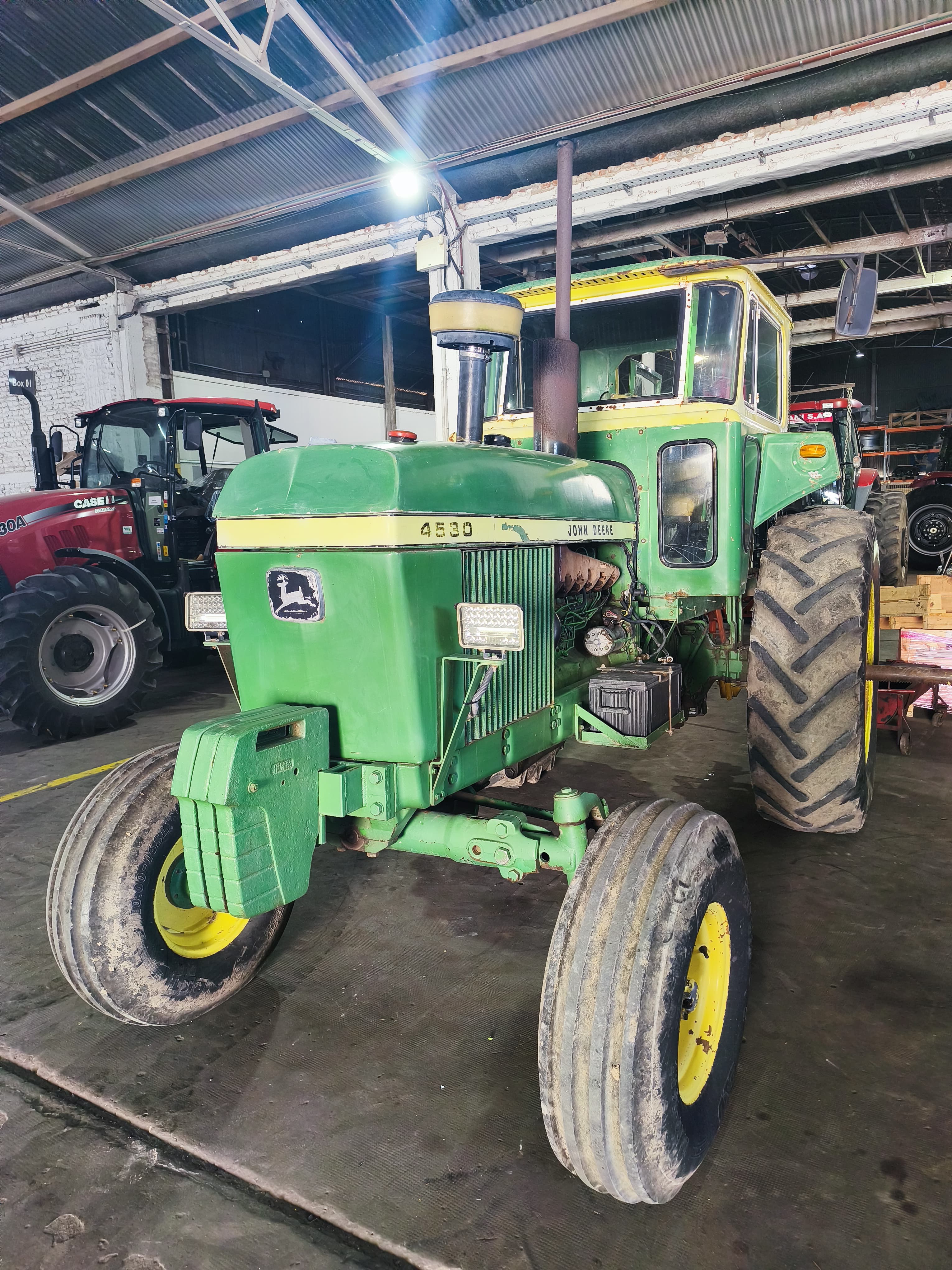 Tractor John Deere 4530. Año 1975