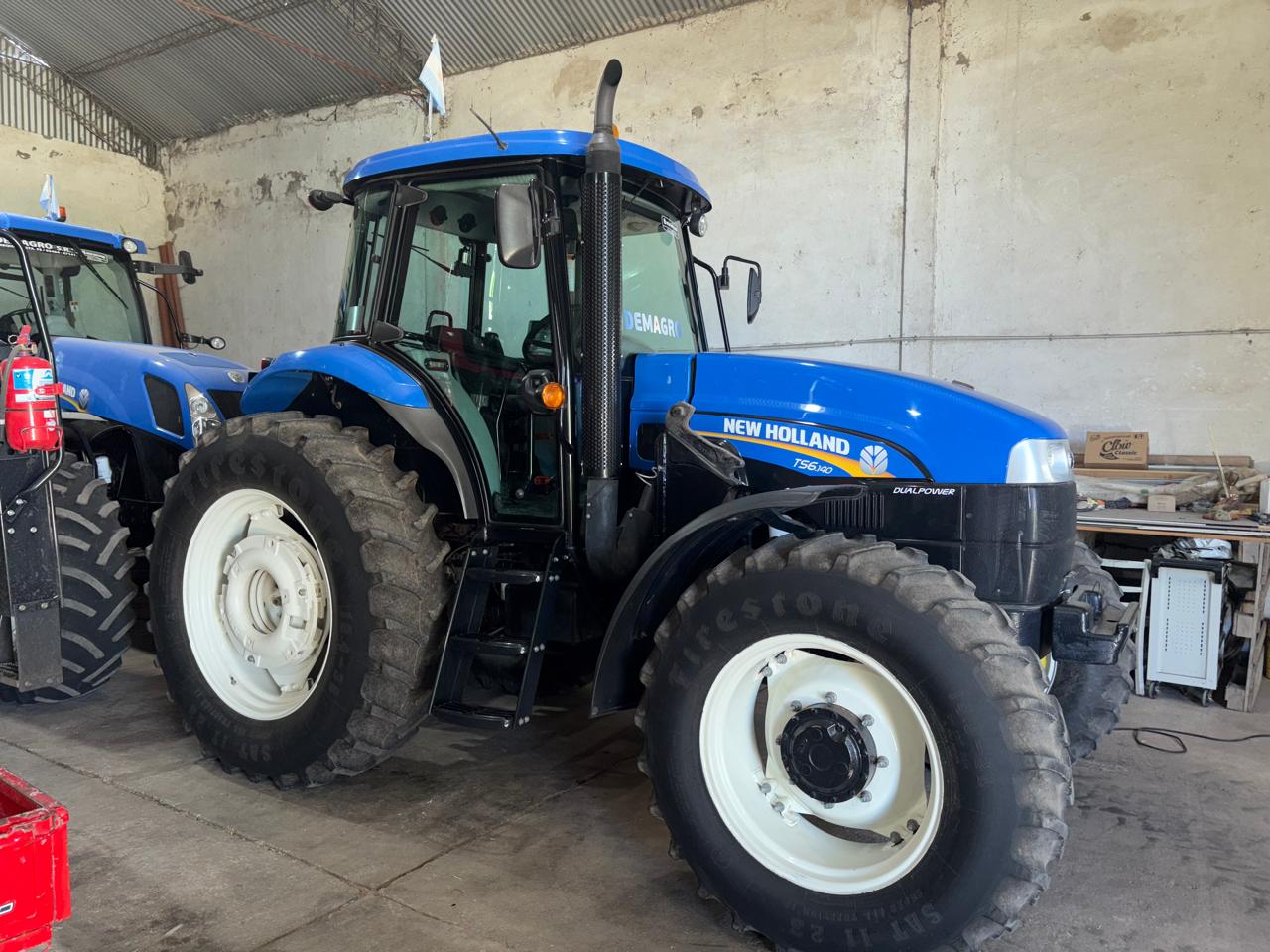 Tractor New Holland 6140. Año 2013