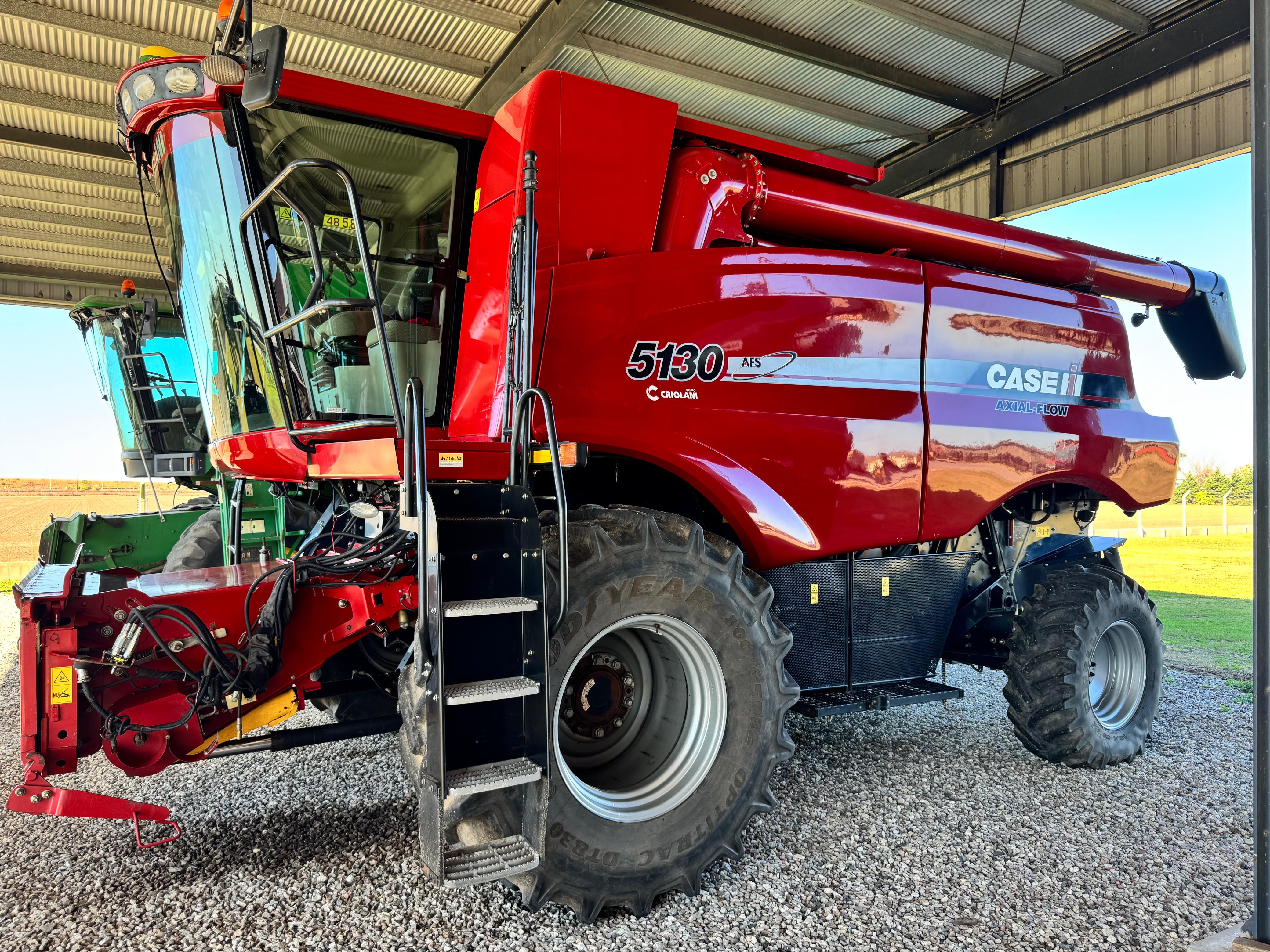 Cosechadora Case IH 5130. Año 2017