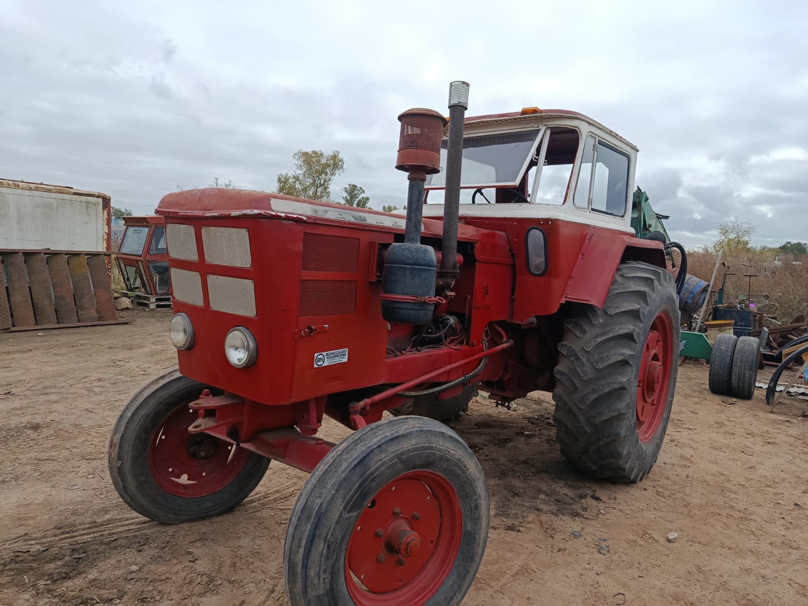 Tractor Fahr D-86 con caja de 4ta alta y baja